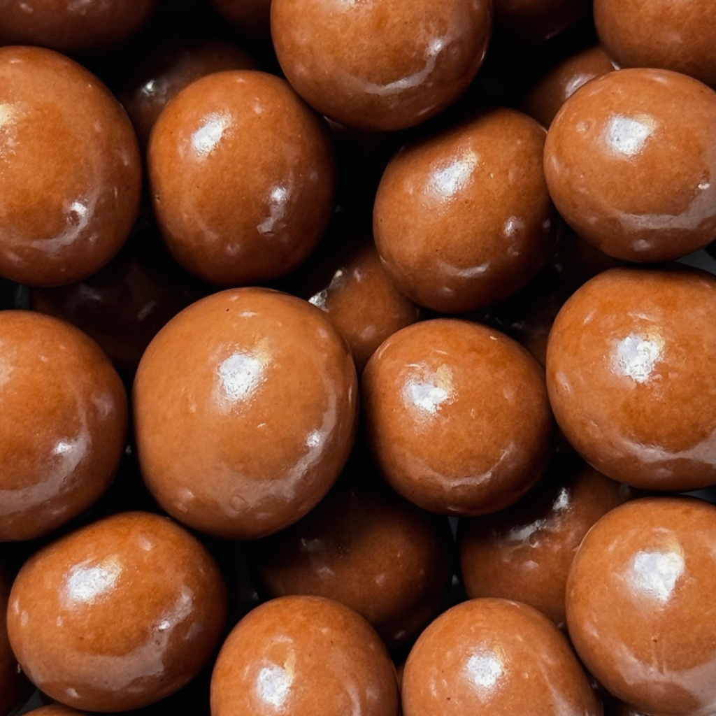 1701 Macadamia Pearls - Milk Chocolate