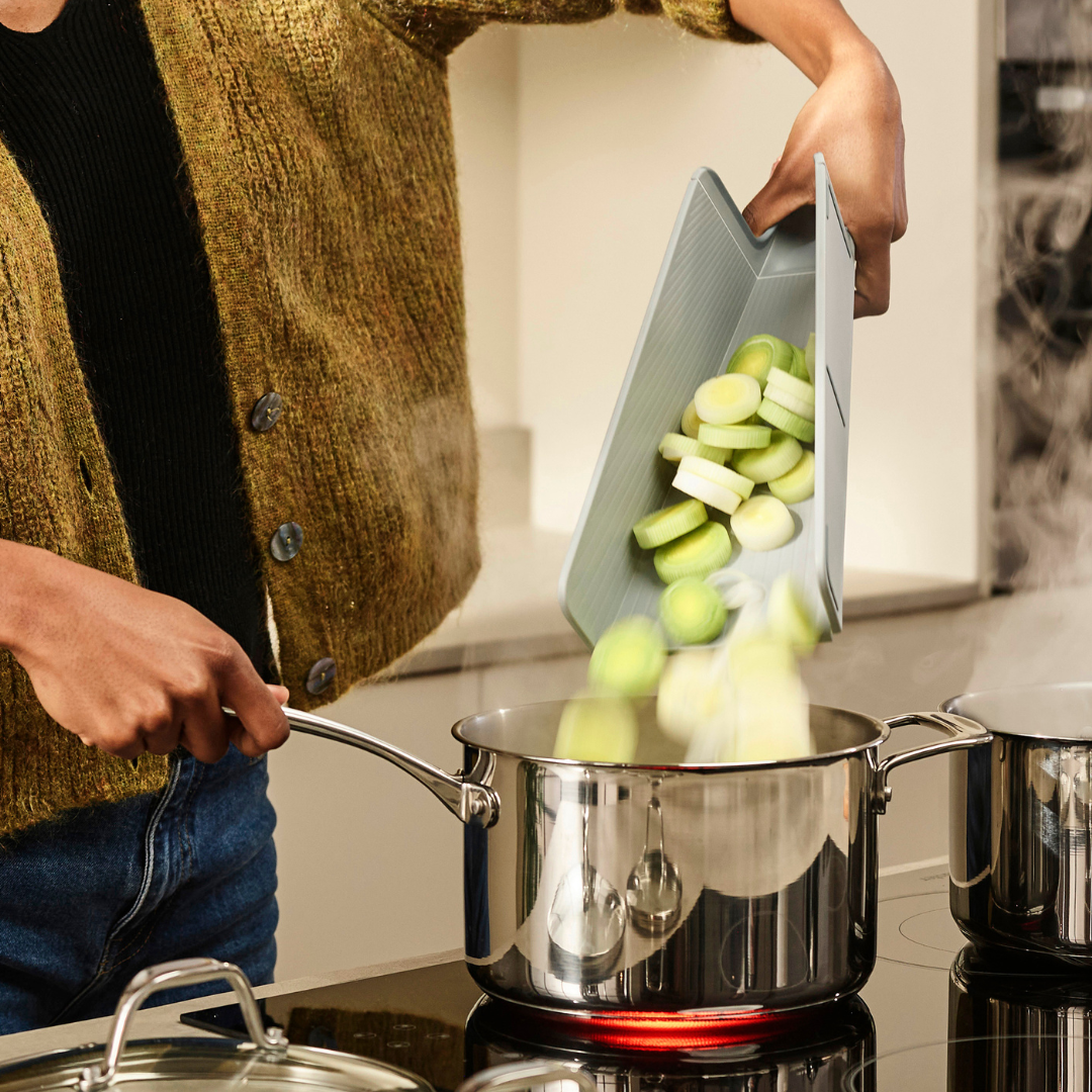 Chop2Pot™ Plus Folding Chopping Board Regular - Pale Blue