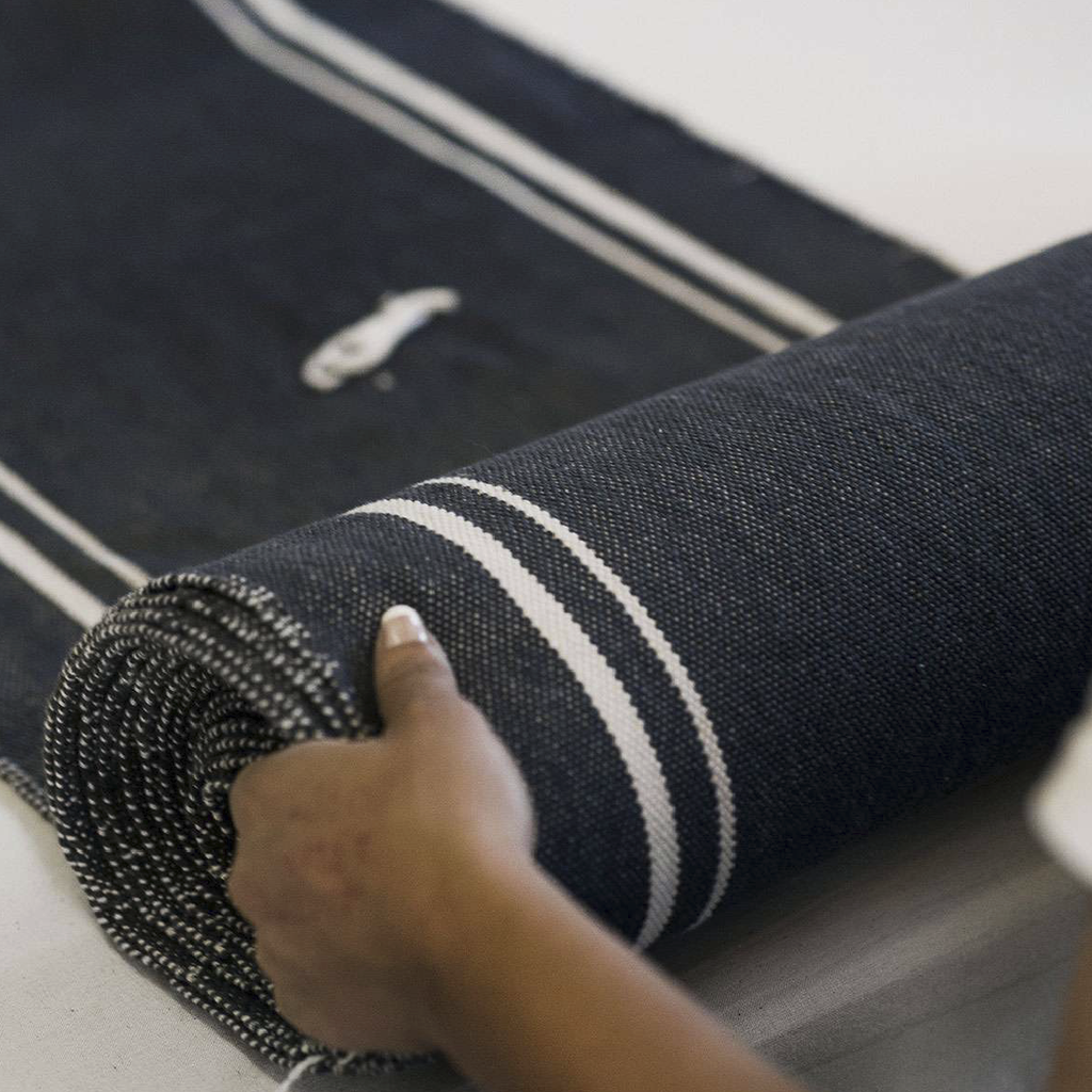 Contemporary Placemat With Stripes - Charcoal