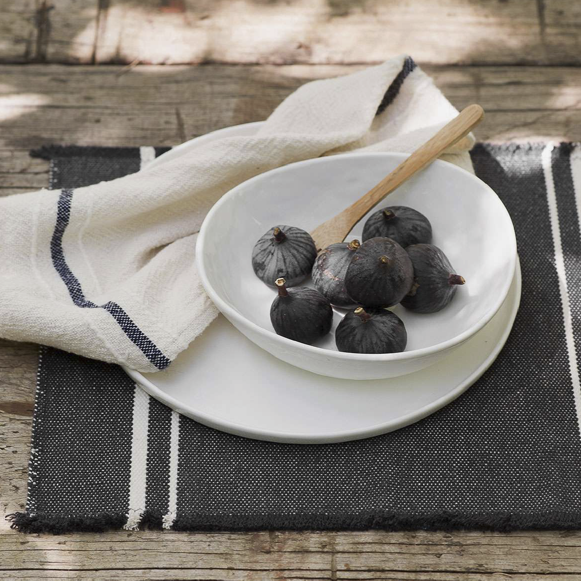 Contemporary Placemat With Stripes - Charcoal