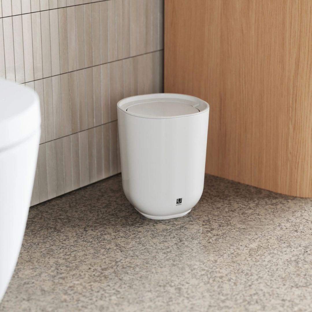 Step Trash Can With Lid - White