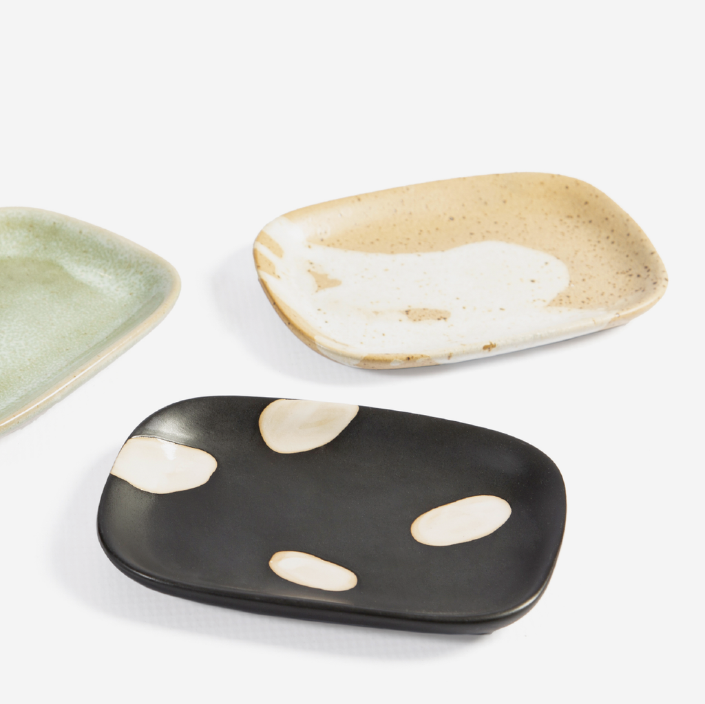 Soap Dish - Black With Natural Circles